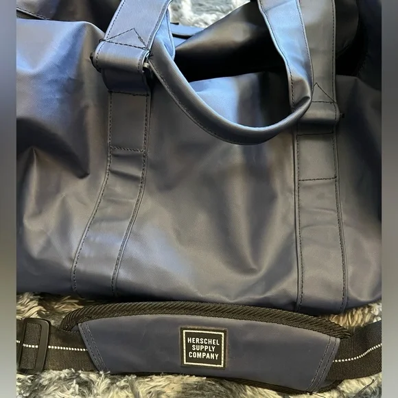 Herschel Supply Co. Novel Duffel Studio Navy Blue EUC - Picture 5 of 12